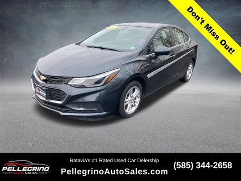 Used 2017 Chevrolet Cruze LT w/ Convenience Package FWD image 1