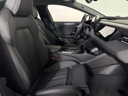 Used 2025 Audi A6 e-tron Premium Plus w/ Premium Plus RWD image 33