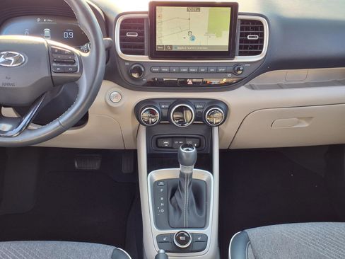 Certified 2023 Hyundai Venue Limited image 16