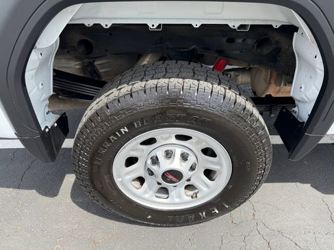 Used 2022 GMC Sierra 2500 Pro w/ Convenience Package image 13