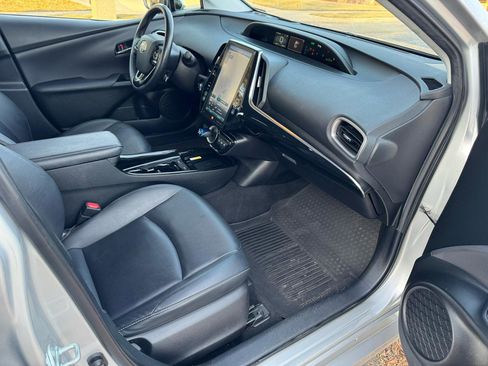 Used 2021 Toyota Prius Prime Limited image 12