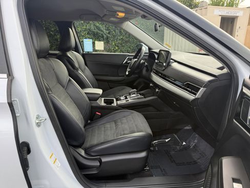 Used 2024 Mitsubishi Outlander SE image 20