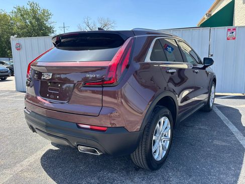 Used 2022 Cadillac XT4 Luxury w/ Cold Weather Package FWD image 7
