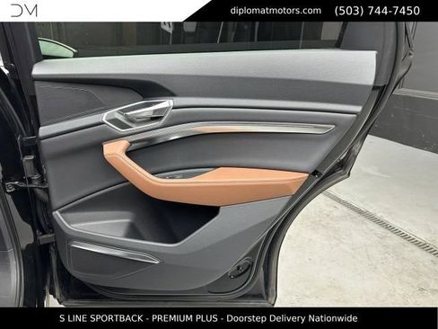 Used 2023 Audi e-tron Premium Plus AWD/4WD image 28