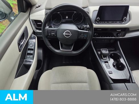 Used 2025 Nissan Rogue SV FWD image 4