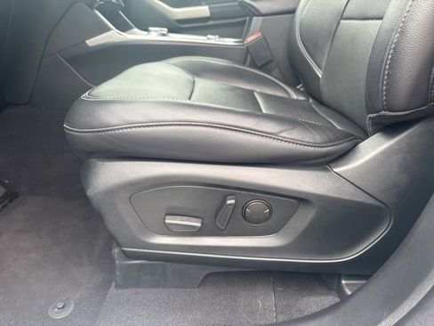 Used 2024 Ford Explorer Limited image 19