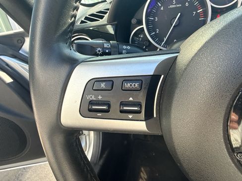Used 2006 MAZDA MX-5 Miata Touring RWD image 10