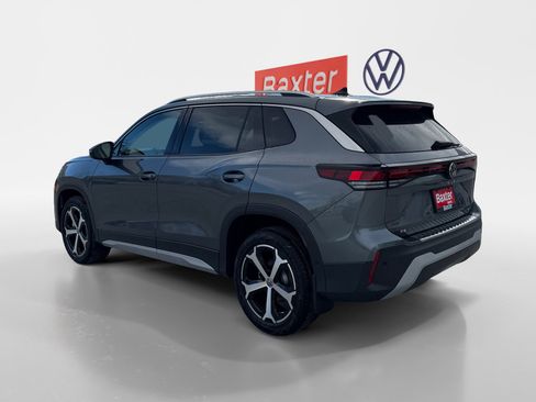 New 2025 Volkswagen Tiguan SE image 9