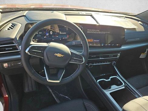 New 2025 Chevrolet Traverse LT w/ Sun and Wheel Package image 12