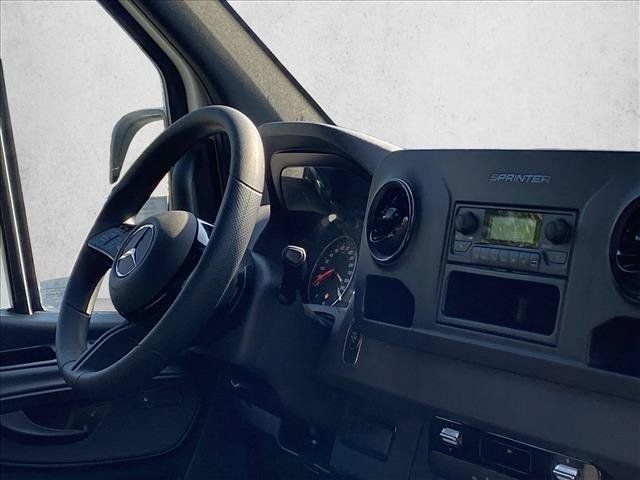 Used 2025 Mercedes-Benz Sprinter 2500 image 22