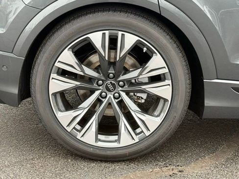 New 2026 Audi Q8 Premium Plus image 6