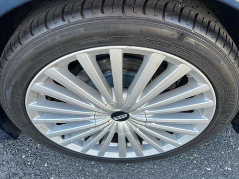 Used 2017 Lincoln MKZ Reserve FWD image 9