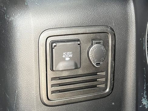 Used 2024 Toyota 4Runner Limited AWD/4WD image 37