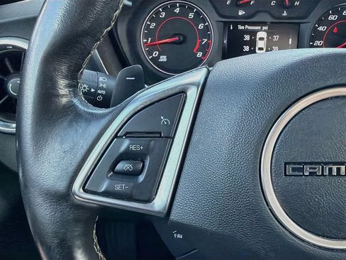 Used 2018 Chevrolet Camaro LT RWD image 35