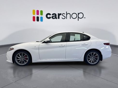 Used 2022 Alfa Romeo Giulia Ti AWD/4WD image 2