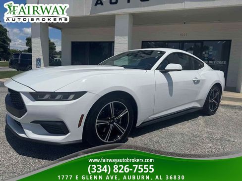 Used 2024 Ford Mustang Premium image 2