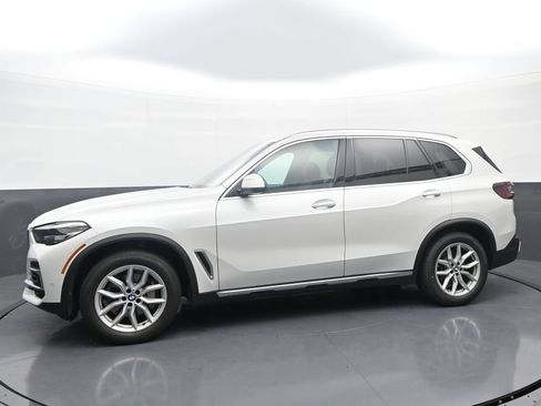 Used 2023 BMW X5 xDrive40i w/ Premium Package AWD/4WD image 4