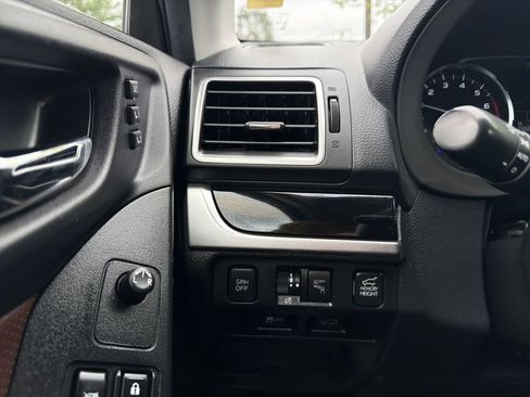Used 2017 Subaru Forester 2.5i Touring AWD/4WD image 19