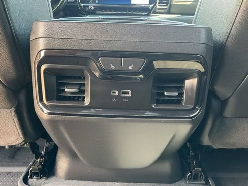 Used 2023 Chevrolet Silverado 1500 ZR2 w/ Technology Package AWD/4WD image 26