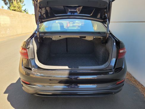 Used 2024 Volkswagen Jetta SE FWD image 28