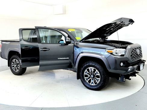 Certified 2023 Toyota Tacoma TRD Sport AWD/4WD image 12