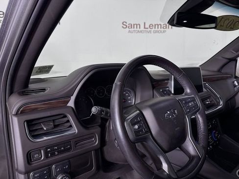 Used 2021 Chevrolet Suburban Z71 w/ Luxury Package image 12