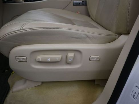 Used 2021 Lexus LX 570 4WD w/ Luxury Package image 15