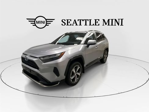 Used 2023 Toyota RAV4 SE w/ Weather & Moonroof Package AWD/4WD image 4
