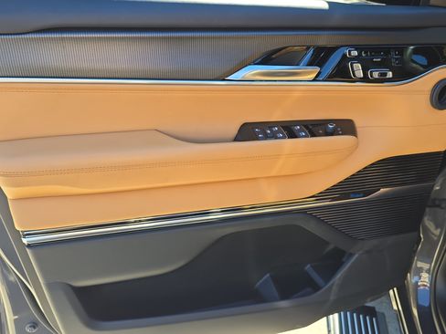 Used 2024 Jeep Grand Wagoneer Series III w/ Quick Order Packagew 28T image 19