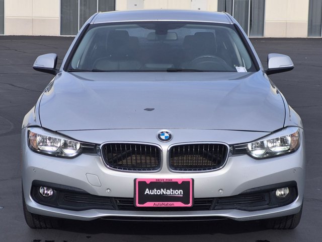 Used 2017 BMW 320i Sedan RWD image 2