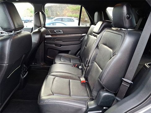 Used 2019 Ford Explorer Limited w/ Class III Trailer Tow Package image 10