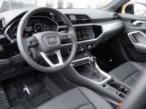 New 2025 Audi Q3 2.0T Premium image 10