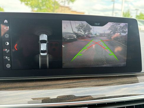 Used 2018 BMW 530i xDrive AWD/4WD image 3