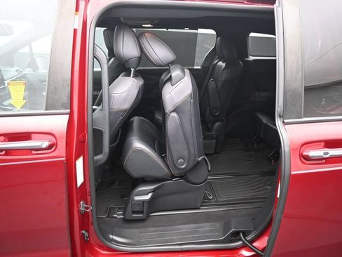 Used 2021 Toyota Sienna XSE FWD image 37