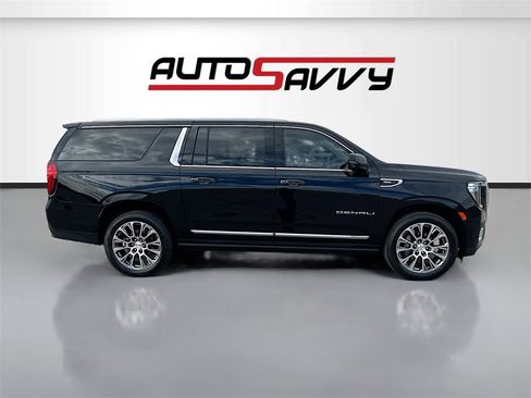 Used 2022 GMC Yukon XL Denali image 8
