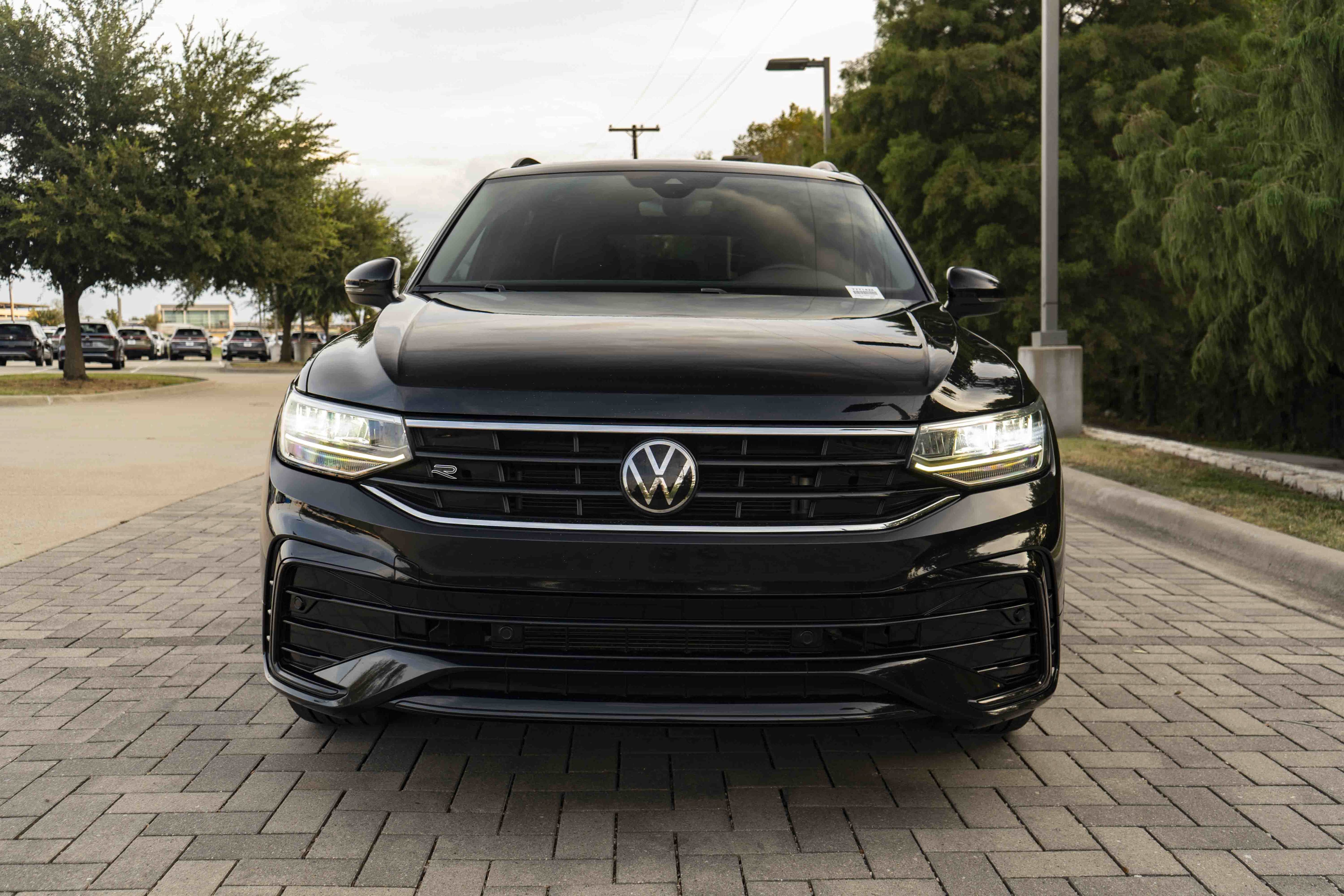 Certified 2023 Volkswagen Tiguan SE R-Line FWD image 3
