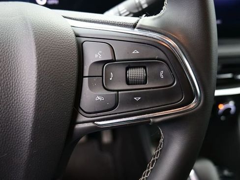 Used 2025 Buick Encore GX Preferred AWD/4WD image 19