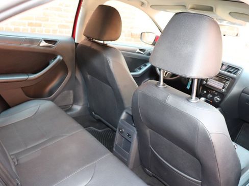 Used 2012 Volkswagen Jetta SE FWD image 36