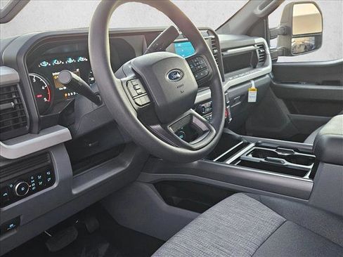 New 2026 Ford F250 XLT w/ FX4 Off-Road Package image 3