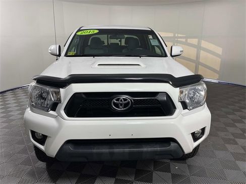 Used 2015 Toyota Tacoma 4x4 Double Cab w/ TRD Sport Package image 3