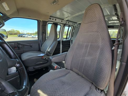 Used 2020 Chevrolet Express 2500 Work Van w/ Communications Package image 11