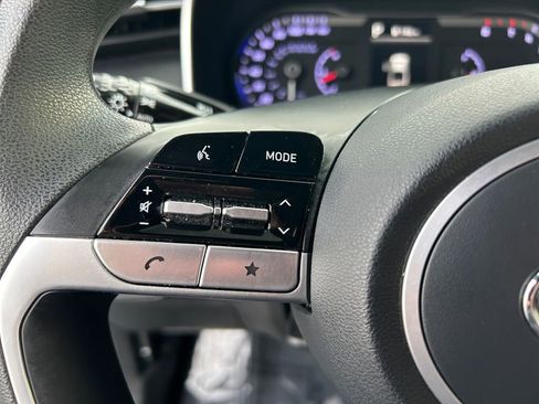 Used 2024 Hyundai Santa Cruz SE image 17