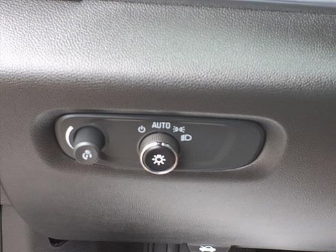 Certified 2023 Chevrolet Traverse LT image 18