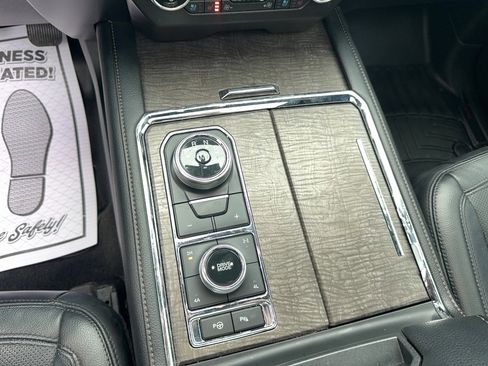 Used 2019 Ford Expedition Limited w/ Equipment Group 302A image 30