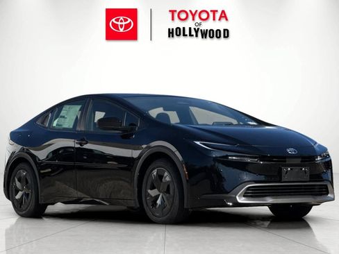 New 2027 Toyota Prius Plug-In Hybrid FWD image 1
