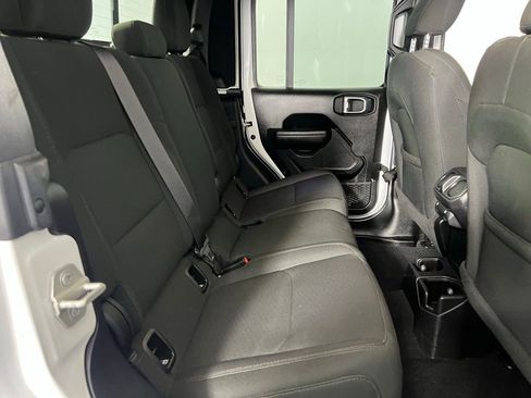 Used 2023 Jeep Gladiator Willys image 27