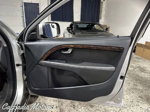 Used 2016 Volvo XC70 T5 Premier image 24