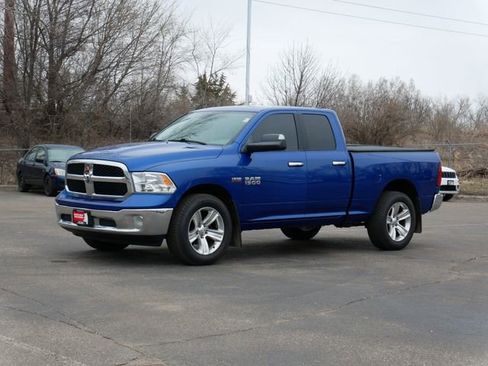 Used 2017 RAM 1500 Classic SLT image 2