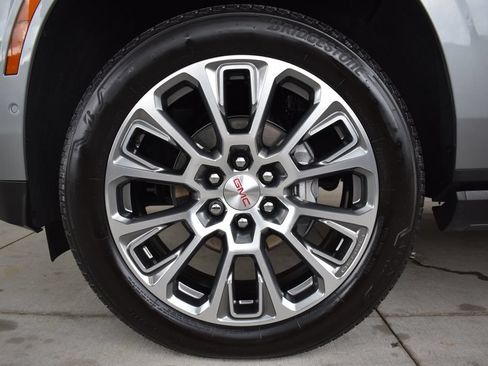 Used 2026 GMC Yukon XL Denali w/ Sun & Power Step Package AWD/4WD image 13