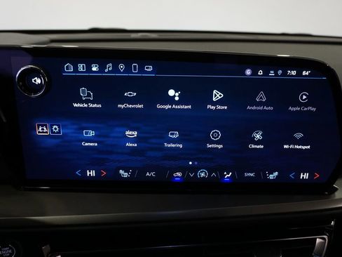 Used 2025 Chevrolet Traverse LT w/ LPO, Floor Liner Package image 15